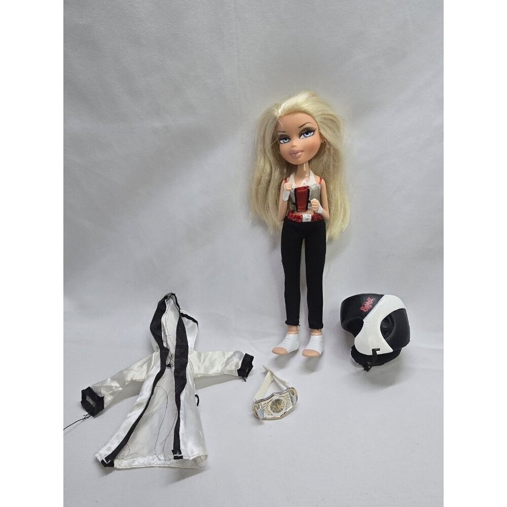 Bratz Play Sportz Xtreme Kickboxing Cloe Doll 2008 MGA Headgear Belt and Robe